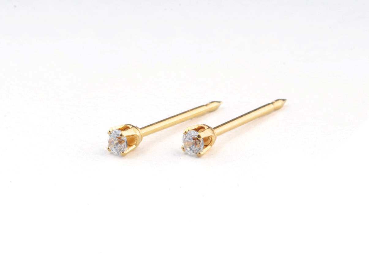 18KT solid gold ear piercing stud, catalogue ref. 258E