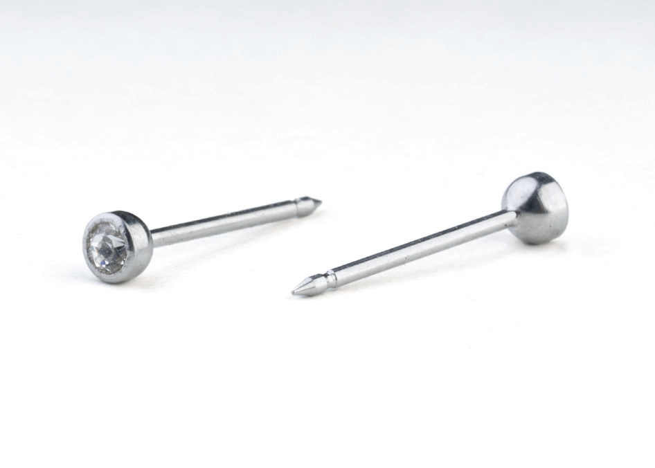 18KT solid gold ear piercing stud, catalogue ref. 260E