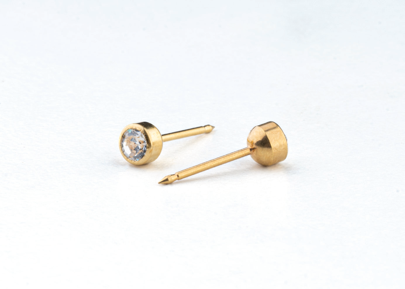 24KT gold-plated ear piercing stud, catalogue ref. 591C